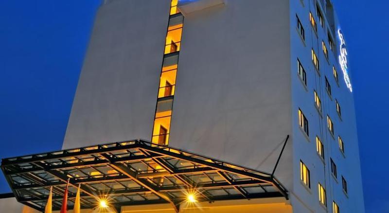 Sintesa Peninsula Hotel Палембанг Экстерьер фото